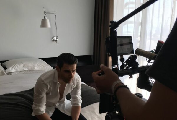 Πέτρος Ιακωβίδης: Στα baclstage του videoclip για τα “Αποτυπώματα”