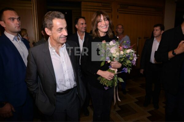 Η Carla Bruni τραγούδησε στο ΠΑΛΛΑΣ και πλήθος επωνύμων βρέθηκαν εκεί για να την απολαύσουν! (Photos)