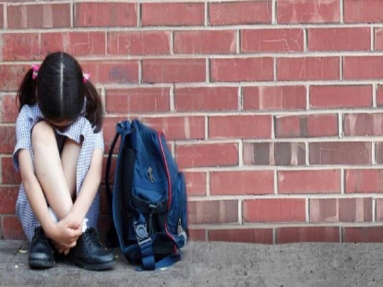 Λάρισα: To 9χρονο κοριτσάκι δεν πήγε σήμερα στη σχολική γιορτή-Οργισμένη αντίθεση του πατέρα της