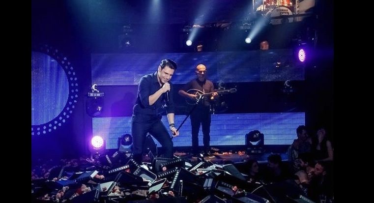 Πέτρος Ιακωβίδης: Έλαμψε στην πρεμιέρα του «Vogue Club» στη Θεσσαλονίκη! (Photos)