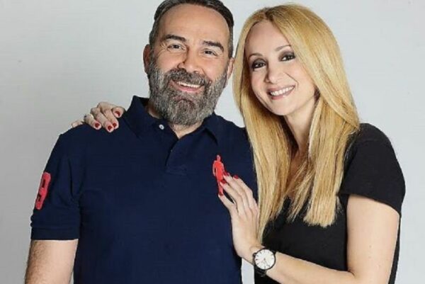 Δύσκολες ώρες για την Νάταλι Κάκκαβα- Έχασε την αγαπημένη της μητέρα
