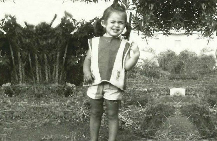 Αναγνωρίζετε το κοριτσάκι της φωτογραφίας; Είναι πολύ γνωστή Ελληνίδα ηθοποιός…