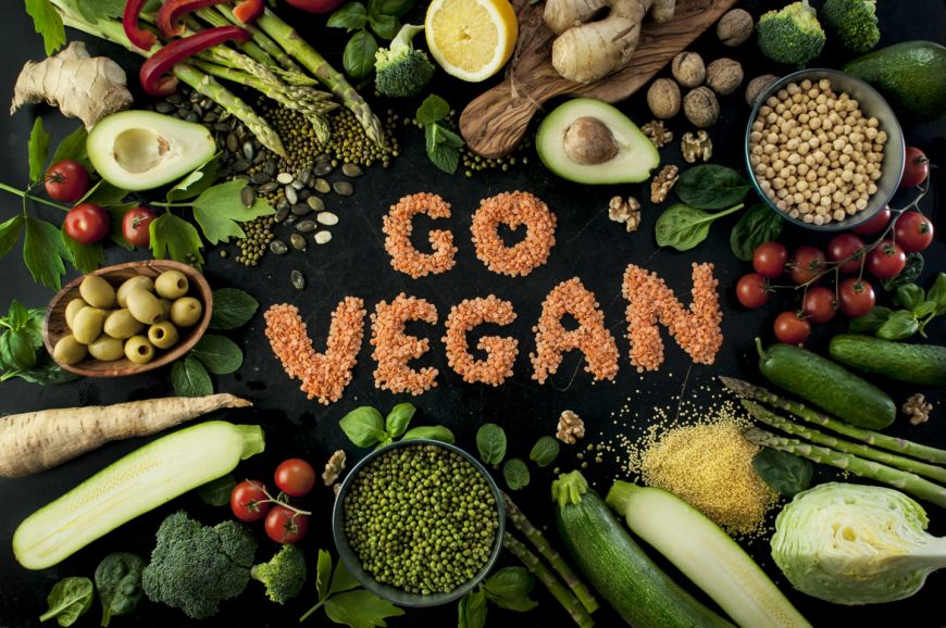 Vegan: Αυτά είναι τα οφέλη της φυτοφαγικής διατροφής