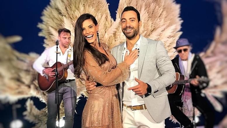 Σάκης Τανιμανίδης – Χριστίνα Μπόμπα: Απόψε ο γάμος τους στη Σίφνο! Όσα έγιναν στο pre-wedding party!