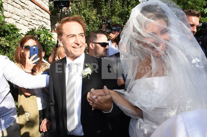 Μαρία Μενούνος: Ο λόγος που την έκανε να αργήσει μιάμιση ώρα στο γάμο της