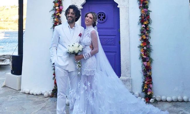 Μαρία Σολωμού-Πάνος Μουζουράκης: Δείτε πως έκλεψαν την παράσταση στον γάμο της Αθηνάς Οικονομάκου (Video)