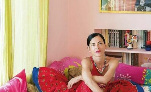 Ελένη Ψυχούλη: Βλέπω σε ένα τεράστιο τραπέζι τον Κωστόπουλο, δίπλα ακριβώς ένα άλλο τεράστιο τραπέζι με τον…