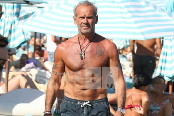 Ο Κωστόπουλος μας βλάχεψε και τώρα προσπαθούμε να ξεβλαχέψουμε ρωτώντας πόσο κάνουν τα μαρούλια στη Λαϊκή