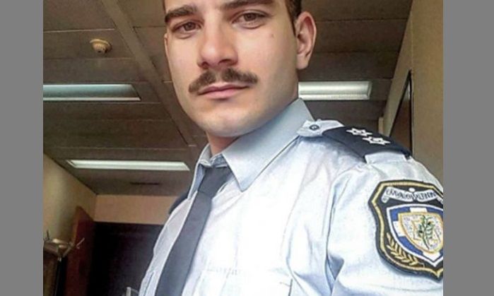 O πρώτος ανοιχτά γκέι Έλληνας αστυνομικός απαντά: «Θα φιλιέμαι με όποιον θέλω και όπου θέλω»