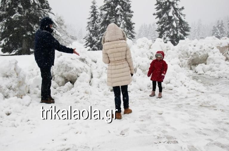 Καιρός: Καταιγίδες και χιόνια σε όλη τη χώρα! Μαγικές εικόνες από τις πόλεις που “ντύθηκαν” στα λευκά