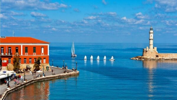 Δείτε ποια παρουσιάστρια βρέθηκε στα Χανιά για γυρίσματα