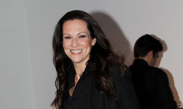 Μάνια Ντέλου: Λέει την ηλικία της και αποκαλύπτει το πραγματικό της ονοματεπώνυμο