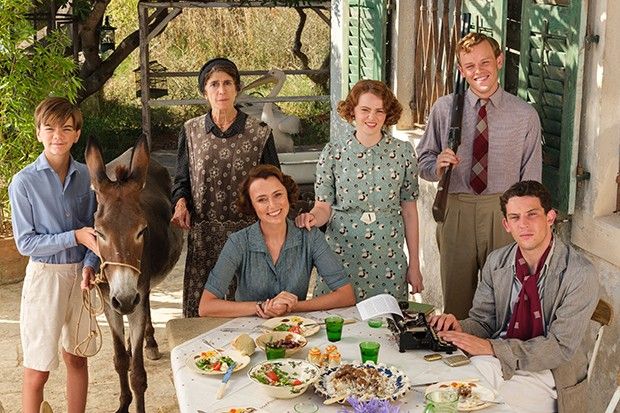 The Durrells: Oι πέντε Έλληνες πρωταγωνιστούν στην πετυχημένη βρετανική σειρά