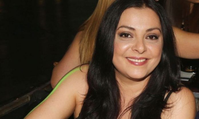 Εμπλοκή στο «Κόκκινο Δωμάτιο» του ΣΚΑΪ – Εκτός και η Βασιλική Ανδρίτσου