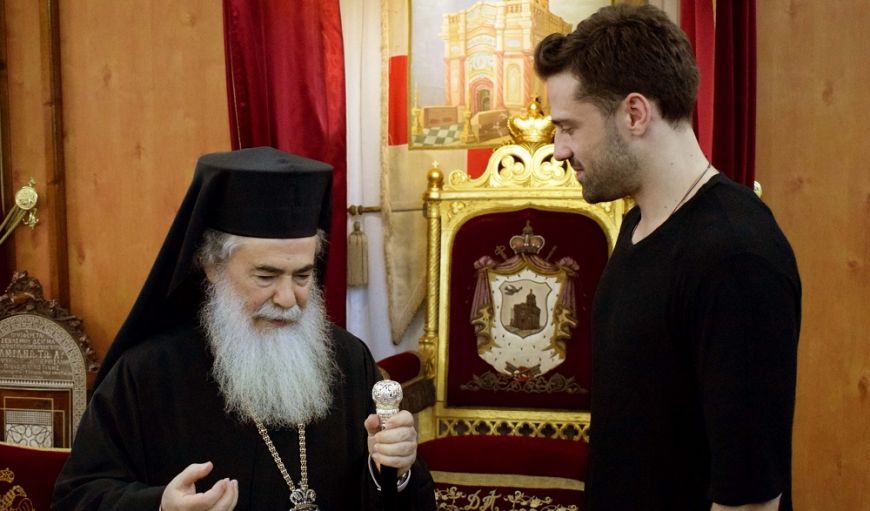 Κωνσταντίνος Αργυρός: Η  συνάντηση του με τον Πατριάρχη Ιεροσολύμων και το δώρο που του έκανε εκείνος  (Photos)