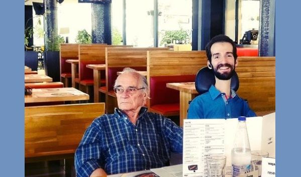 Ο Στέλιος Κυμπουρόπουλος έκανε την πιο τρυφερή ανάρτηση για τον πατέρα του: Δίνει κυριολεκτικά τη ζωή του για τη ζωή μου