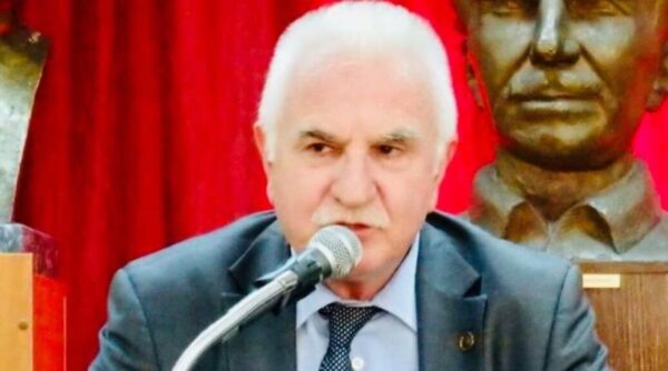 Ο Γιώργος Τσούκαλης βρήκε ολόκληρο οπλοστάσιο