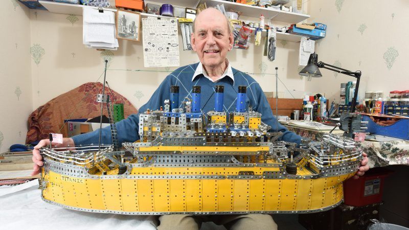 85χρονος έφτιαξε πιστό αντίγραφο του Τιτανικού από παιχνίδια κατασκευής Meccano!