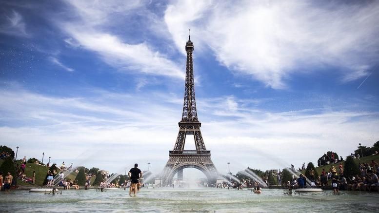 Τα χρόνια που έμεινα στο Παρίσι, δεν είδα ποτέ το μουσείο του Λούβρου, ούτε τον πύργο του Άιφελ