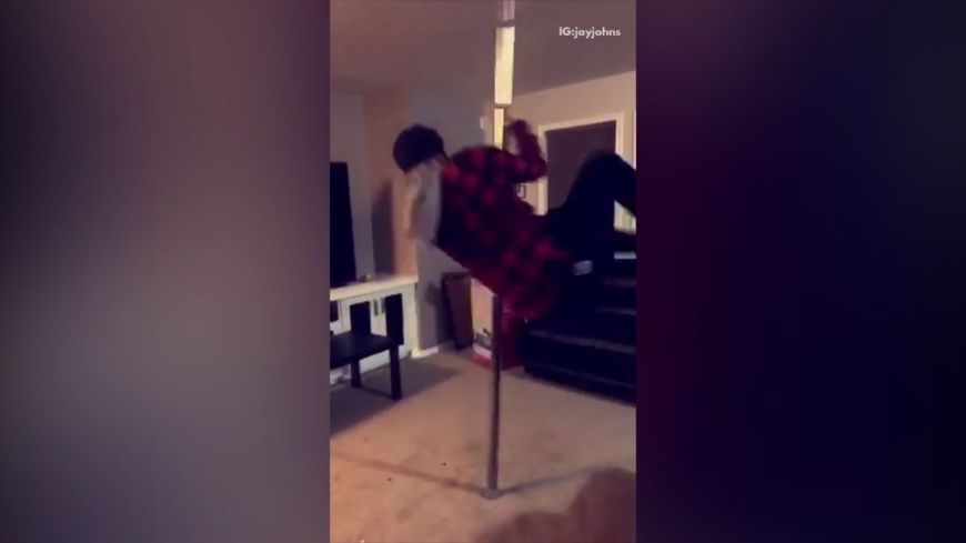 Όταν οι άντρες προσπαθούν να κάνουν pole dancing!
