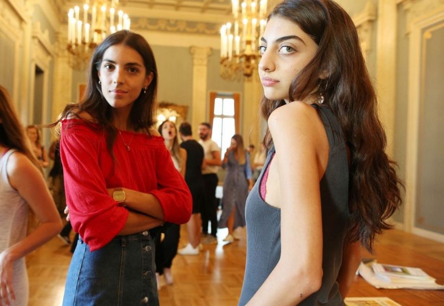 Ελληνίδα ηθοποιός: Γιατί κάνουν bullying στην Καζαριάν και όχι στον σκηνοθέτη που της έκανε πρόταση;