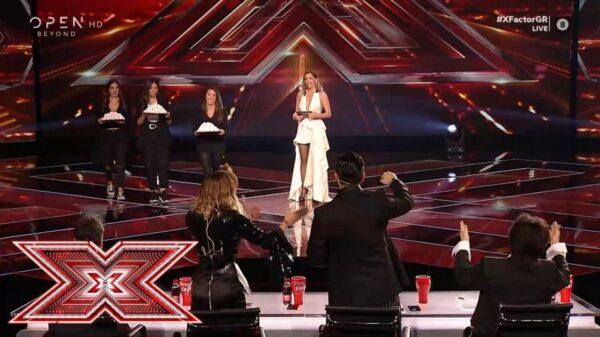 X Factor: Η Δέσποινα Βανδή κέρασε τους κριτές κουραμπιέδες από τα χεράκια της