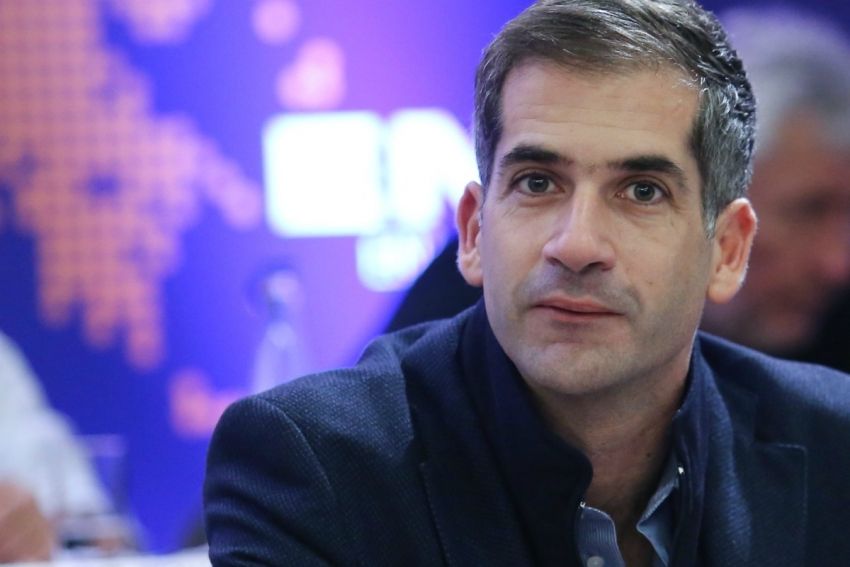 To συγκινητικό μήνυμα του Κώστα Μπακογιάννη για τη μητέρα του, Ντόρα: Η αγάπη σώζει. Και η μάνα μου παίρνει αυτή τη στιγμή περίσσευμα απ’όλους…