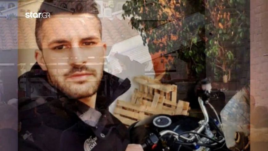 Μοτοσικλετιστής Βουλιαγμένης: Ράγισαν καρδιές στην κηδεία του Νάσου