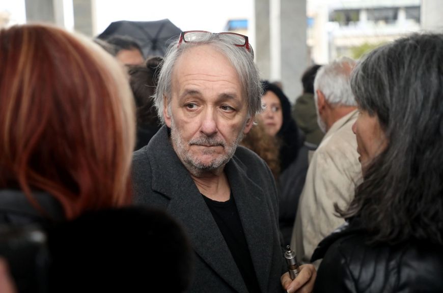 H πρώτη δημόσια εμφάνιση του Μικρούτσικου μετά την περιπέτεια με την υγεία του-Δείτε τον να τραγουδάει με την Σοφία Βόσσου