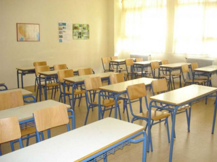 Αττική: Συνελήφθη δάσκαλος γιατί έστελνε σεξουαλικά μηνύματα σε τρεις μαθήτριες κάτω των 10 ετών