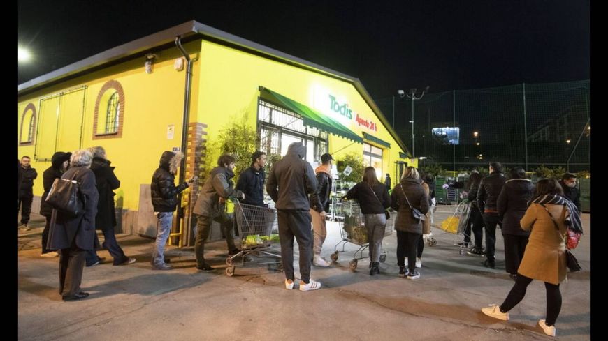 Κορονοϊός: Νέα έκτακτα μέτρα στην Ιταλία – Κλείνουν τα καταστήματα