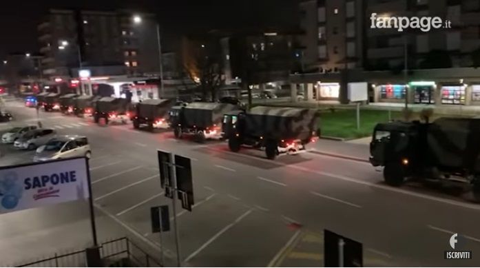 Κορoνοϊός – Ιταλία: Δείτε το βίντεο-σοκ με το στρατιωτικό κονβόι που μεταφέρει πτώματα στο Μπέργκαμο