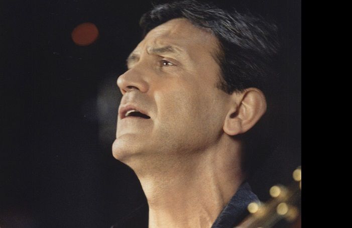 “Έμειναν σπίτι” με τον Γιώργο Νταλάρα οι τηλεθεατές το βράδυ της Παρασκευής;