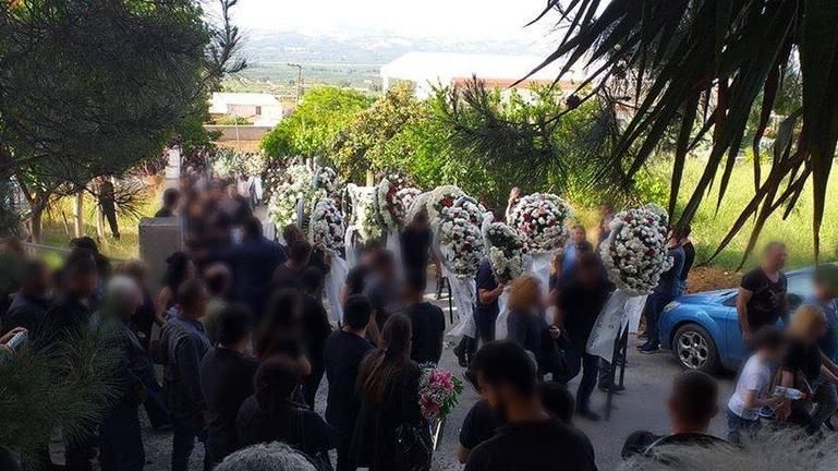 Τροχαίο-Κρήτη: Σπαραγμός στην κηδεία του 33χρονου Γιάννη