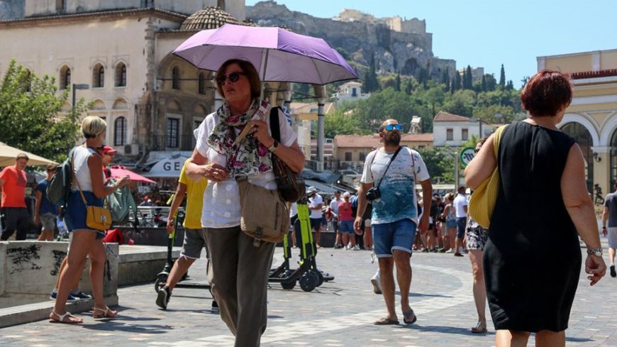 Καιρός – Καύσωνας: Ρεκόρ ζέστης στην Ελλάδα – 44άρι στη Λάρισα, 42άρια στην Αθήνα