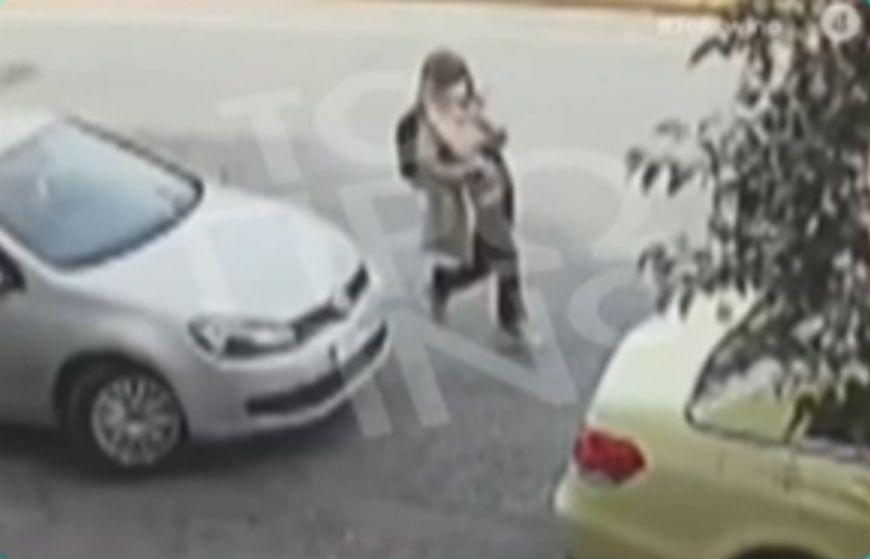 Επίθεση με βιτριόλι: Βίντεο ντοκουμέντο! Καρέ – καρέ η 35χρονη την παραμονή και μετά την επίθεση στην Ιωάννα!