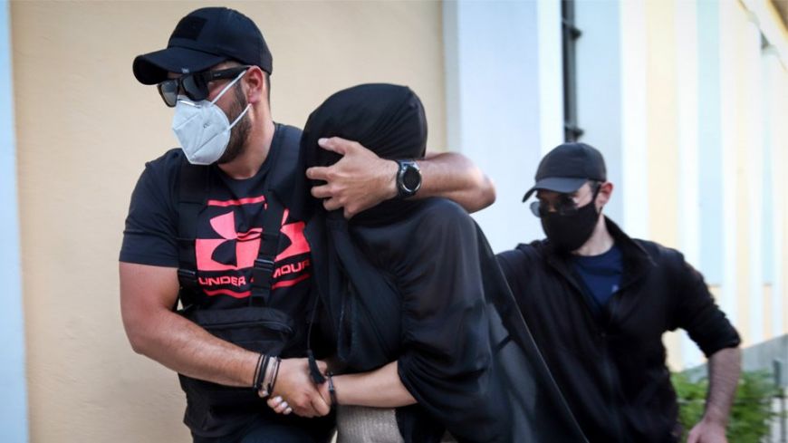 Επίθεση με βιτριόλι: Ήθελε να βάψει το σπίτι της η 35χρονη μετά την… εξόντωση της «αντιζήλου» της