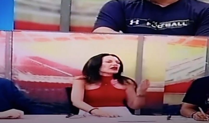 Η παρουσιάστρια ζήτησε “συγγνώμη” από τον Χαρδαλιά για το νερό που του πέταξε (VIDEO)