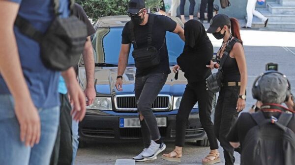 Επίθεση με βιτριόλι: Προφυλακίστηκε η 35χρονη-Δεν είπε λέξη στον ανακριτή