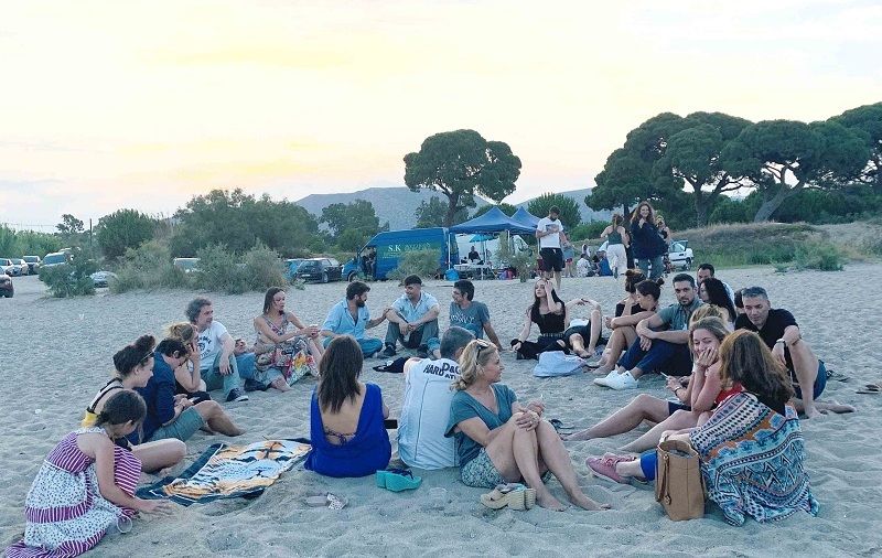 “Γυναίκα χωρίς όνομα”: Με beach party γιόρτασαν οι συντελεστές της σειράς μετά το τελευταίο επεισόδιο (Photos)