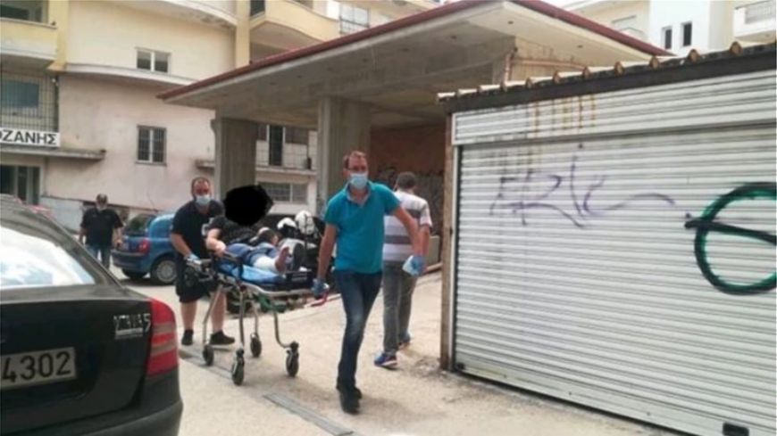 Επίθεση με τσεκούρι στην Κοζάνη: «Θαύμασα την ψυχική της δύναμη» λέει ο σύζυγος της 47χρονης που τραυματίστηκε