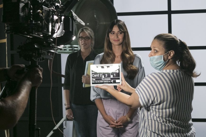 Δείτε αποκλειστικές photo από τα backstage του τρέιλερ της εκπομπής της Ηλιάνας Παπαγεωργίου-Ποιος ήταν μαζί της;