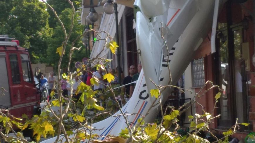 Έπεσε μονοκινητήριο αεροσκάφος μέσα στο χωριό Πρώτη Σερρών! (video)