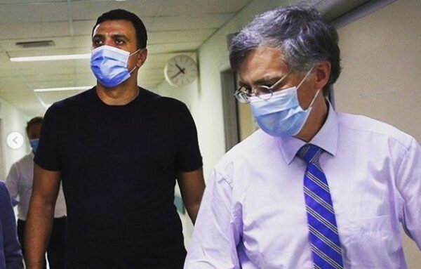 Bασίλης Κικίλιας-Σωτήρης Τσιόδρας: Επισκέφθηκαν την νοσηλεύτρια που δέχθηκε επίθεση χθες (Photos)