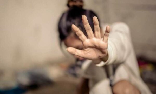 ΣΟΚ: 7χρονη ζήτησε από γιατρό να την αφήσει να πεθάνει – Δεν άντεχε άλλο την κακοποίηση
