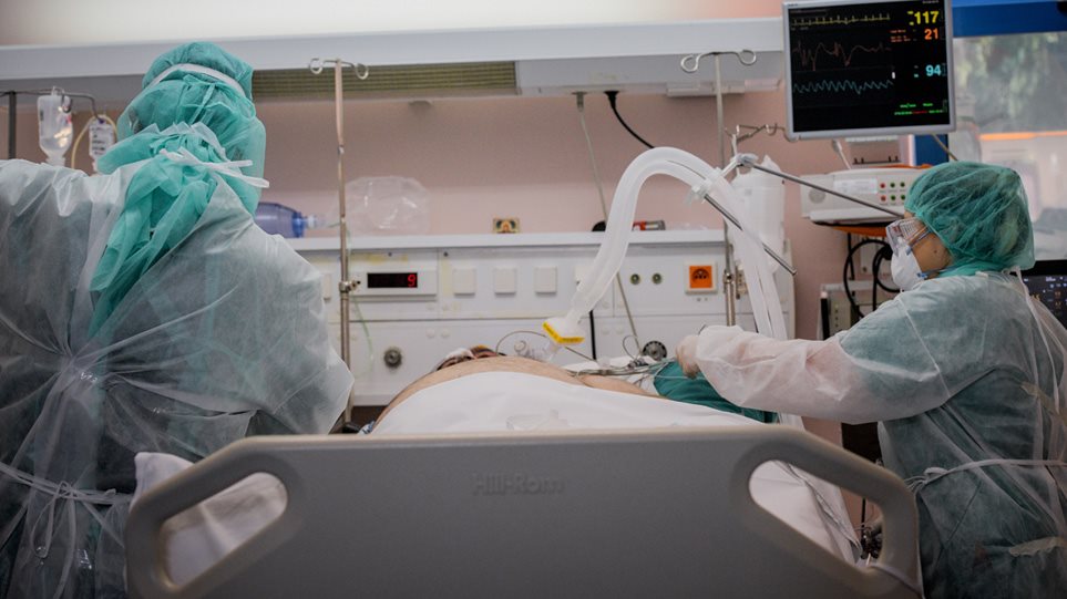 Κρούσματα κορωνοϊού: Αγωνία για την «έκρηξη» στις ΜΕΘ – Μια «ανάσα» από τα επόμενα μέτρα η Αττική