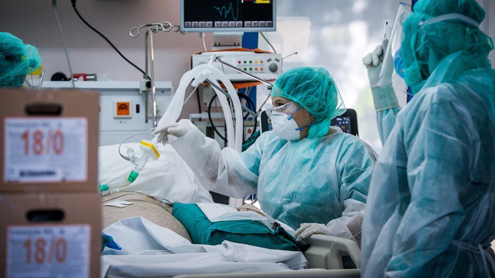 Καμπανάκι Παγώνη: Τα νοσοκομεία δεν θα μπορέσουν να διαχειριστούν 2.000 κρούσματα την ημέρα