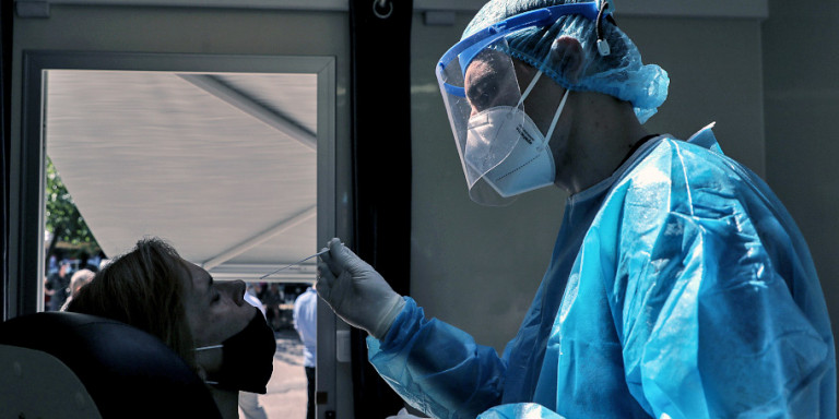 Κορωνοϊός: Πληροφορίες για νέο ρεκόρ κρουσμάτων σήμερα -Πολλά περισσότερα από την Τετάρτη