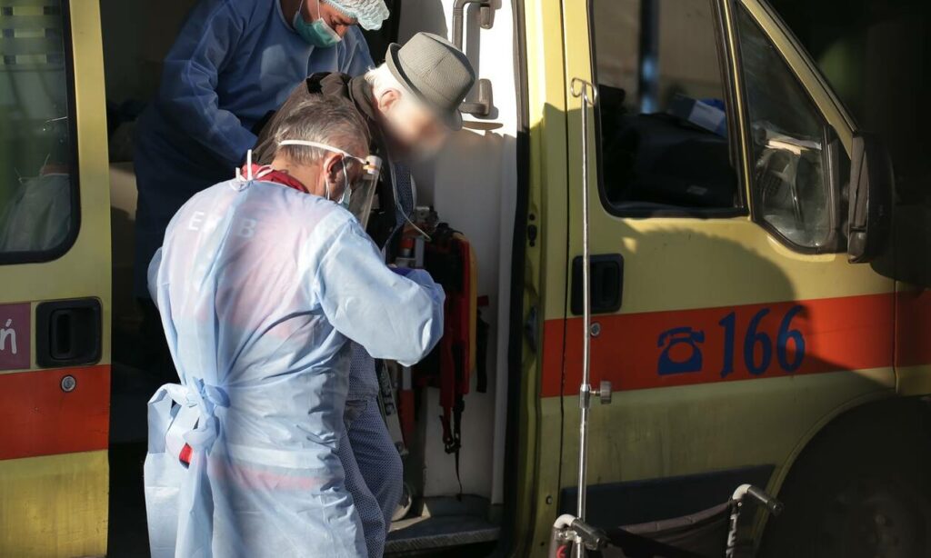 Πάνω από 40 κρούσματα κορονοϊού σε γηροκομείο στο Μαρούσι-14 σε νοσοκομεία-Η συγκινητική κίνηση ενός οδηγού
