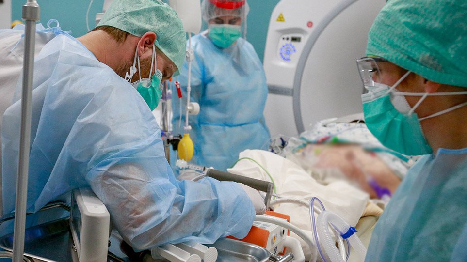 Σοκ από τον θάνατο 42χρονου πνευμονολόγου από κορωνοϊό